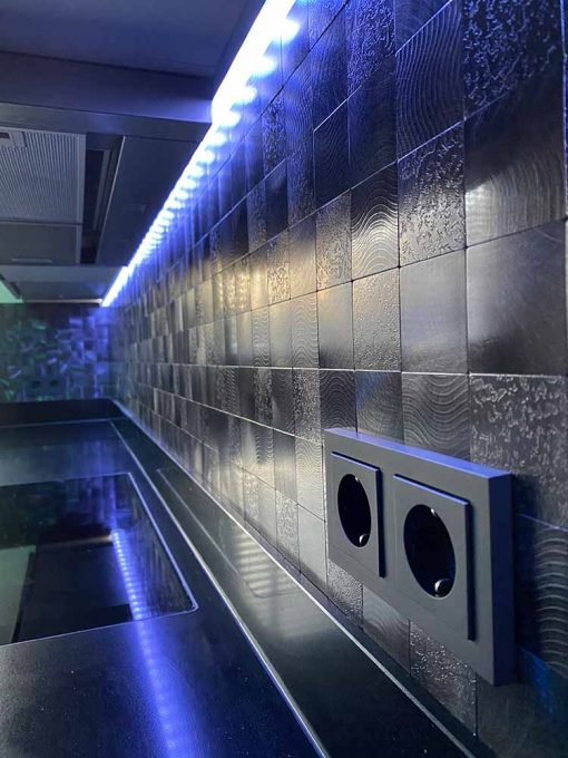 Wandverkleidung Selbstklebende Mosaikfliesen Wandpaneele Quadrat Viereckig Gebürstetes Aluminium GunMetal MK18 – Bild 2